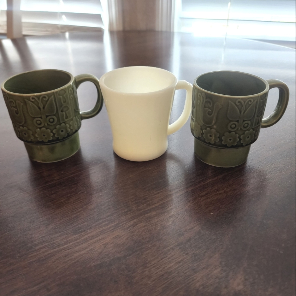Bundle of 3 vintage coffee cups